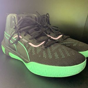 PUMA Men's Legacy Dark Mode Basketball Shoes - Black/Teal Green